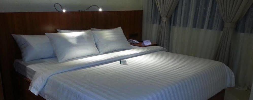 Parkway Hotel سوريغاو المظهر الخارجي الصورة